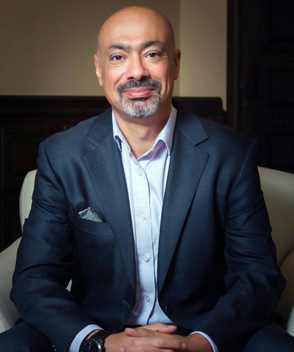 Hatem Dowidar, Etisalat